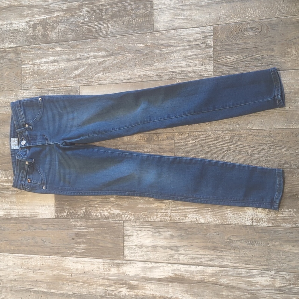 3/$50 Girls/Youth HUDSON medium wash Skinny jeans sz 14 EUC